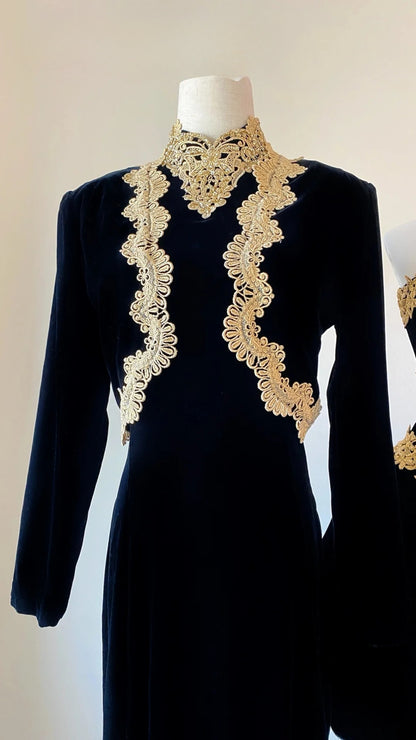 Mermaid Halter Black Prom Dress With Gold Lace Floor Length Formal Party Gown RB9047