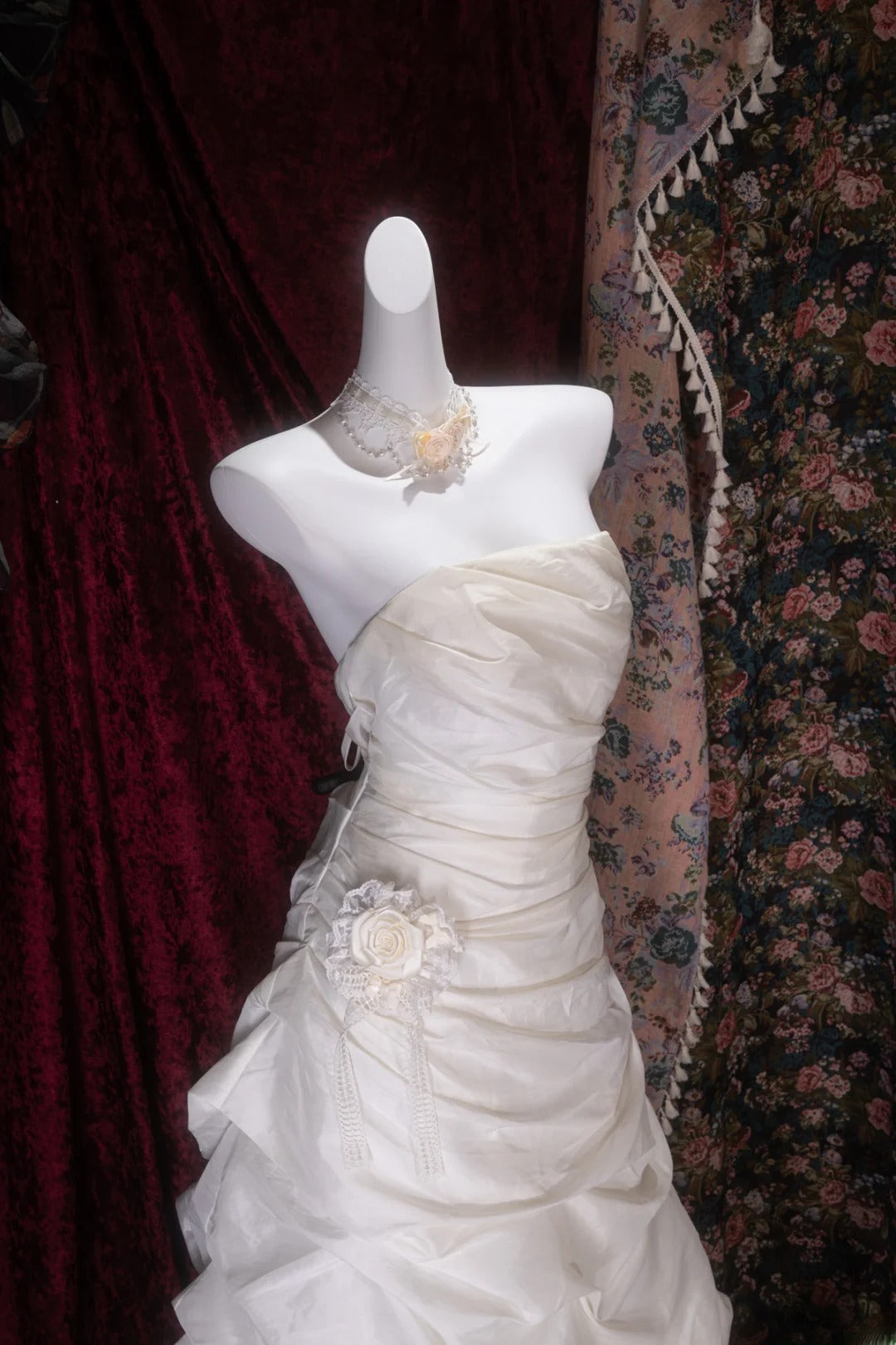 Elegant Ball Gown Strapless White Organza With Ruffled Long Prom Dresses Formal Outfit Evening Night Dress RB8089