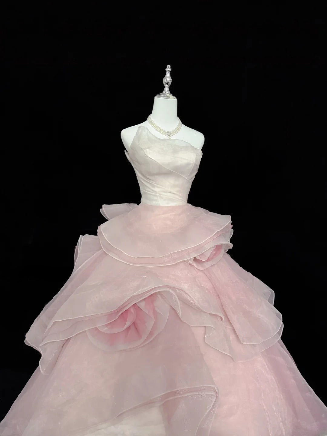 Stunning Ball Gown Strapless Pink Tulle With Tiered Layers Quince Dress Voluminous Sweet 16 Sweet Sixteen Outfits Vestido de 15 RB7440