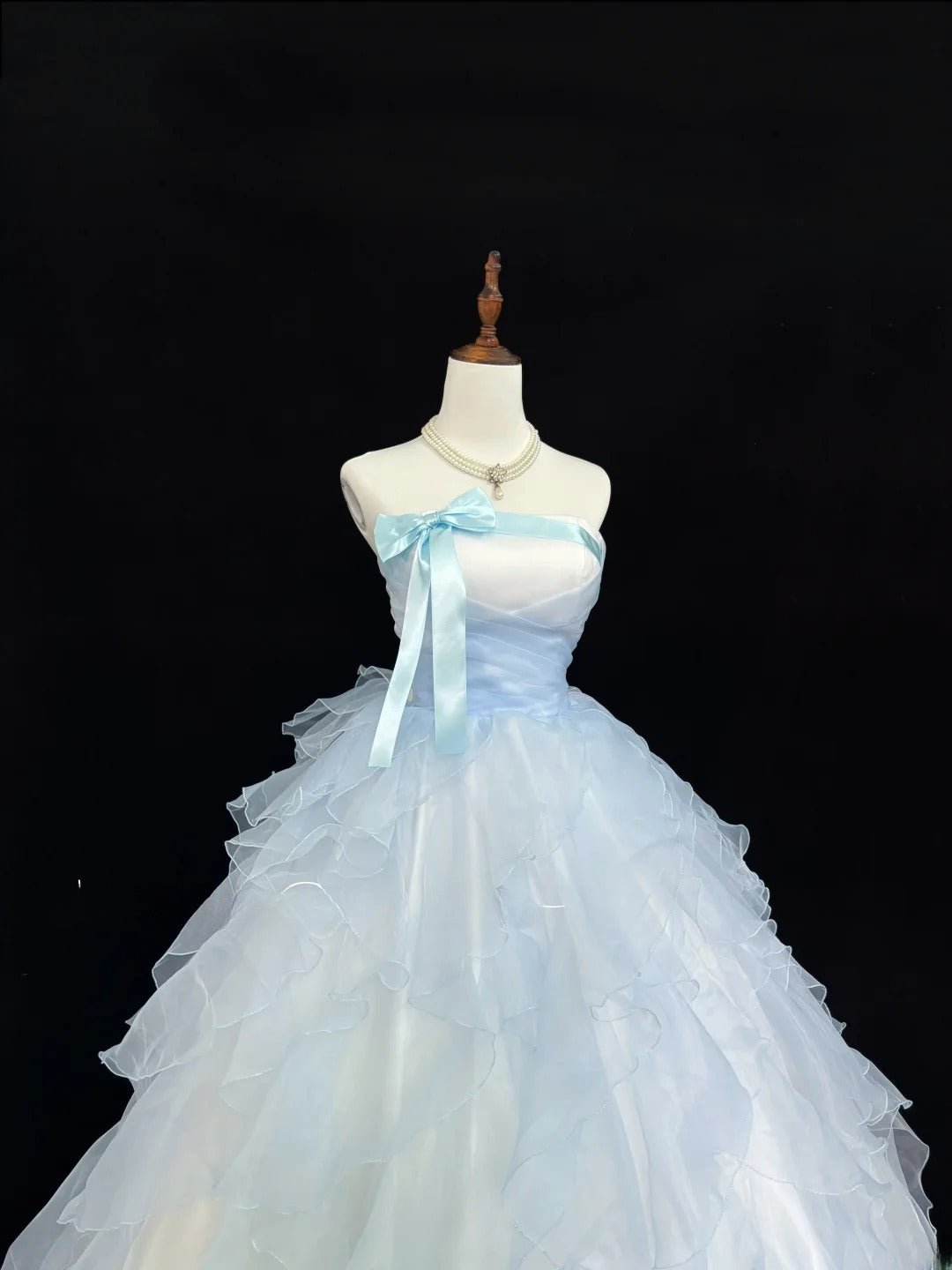 Stunning Ball Gown Strapless Blue Tulle With Tiered Layers Quince Dress Voluminous Sweet 16 Sweet Sixteen Outfits Vestido de 15 RB7441
