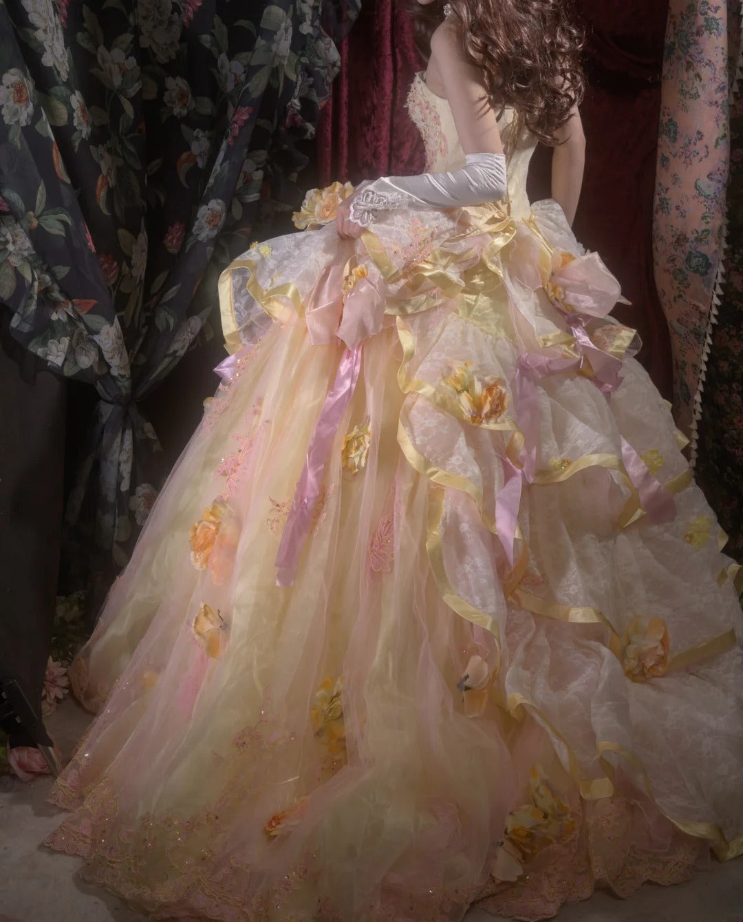 Elegant Ball Gown Strapless Yellow With Ruffled Tiered Flowers Long Quince Dress Quinceanera Dresses Formal Birthday Outfits RB8092
