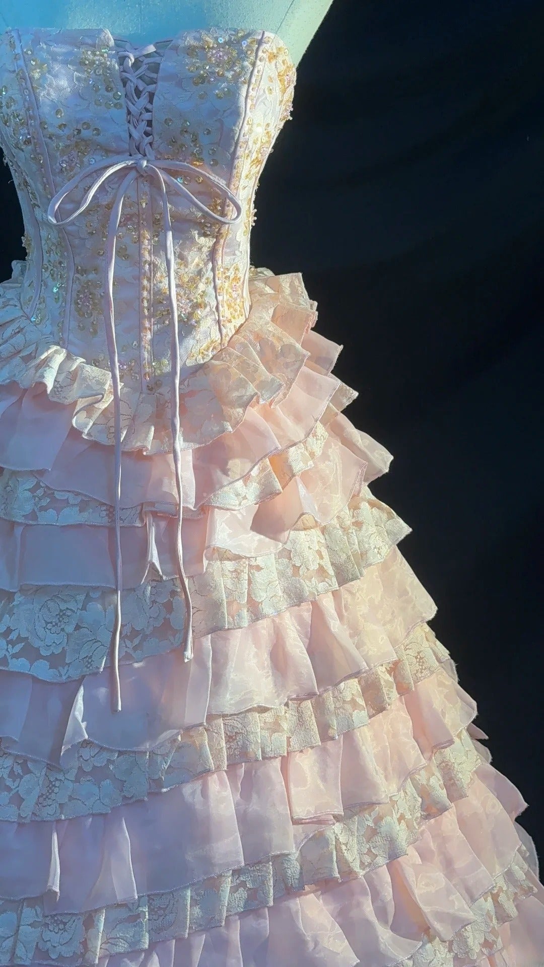 Princess Ball Gown Strapless Sleeveless Pink Tiered With Ruffles Flower Long Quinceanera Dress vestido de 15 de cenicienta RB3469