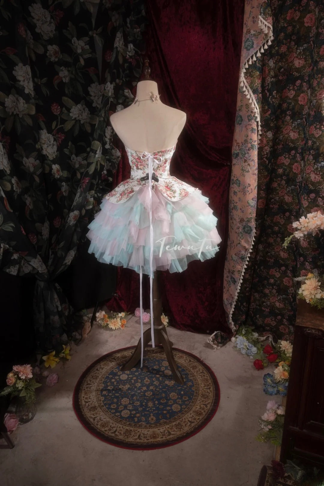 Unique Homecoming Dresses Outfit inspo Halter Ball Gown Sweetheart Floral 16th Birthday Cocktail Dress Ideas Outfits RB8094