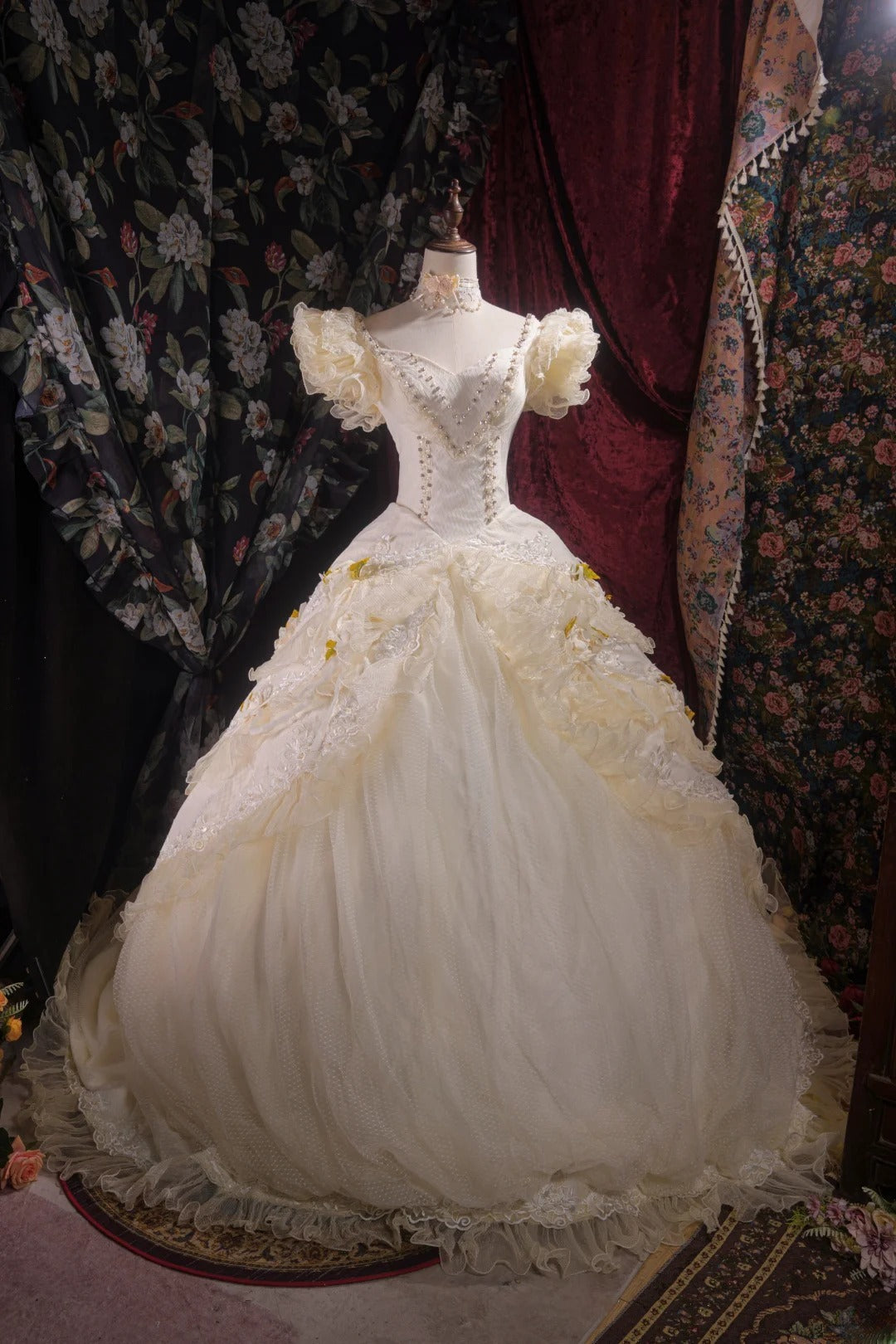 Vintage Ball Gown Sweetheart Light Yellow Tulle With Flowers Tulle Long Autumn Brides Gown Bridal Dress Wedding Dresses RB8095