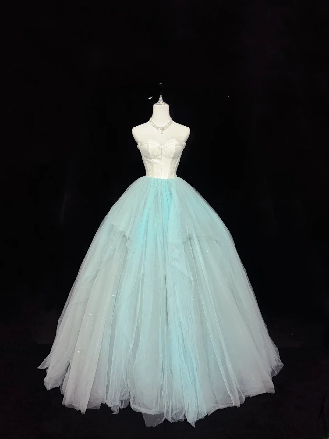Beautiful Ball Gown Sweethart Blue Tulle Long Quince Dress Voluminous Sweet 16 Sweet Sixteen Outfits Vestido de 15 RB7448
