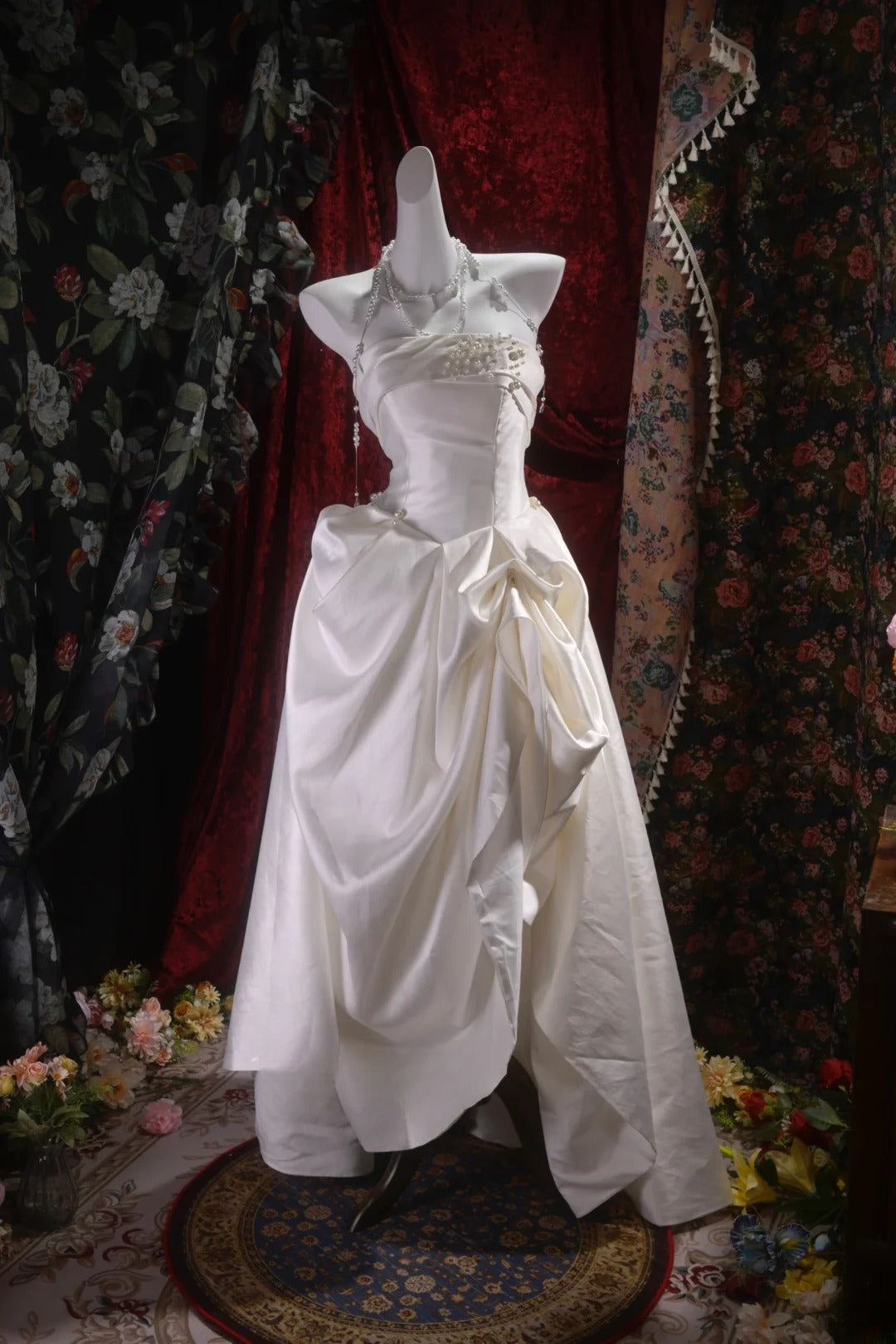 Vintage Ball Gown Strapless White Satin With Pearls Long Autumn Brides Gown Bridal Dress Wedding Dresses RB8100