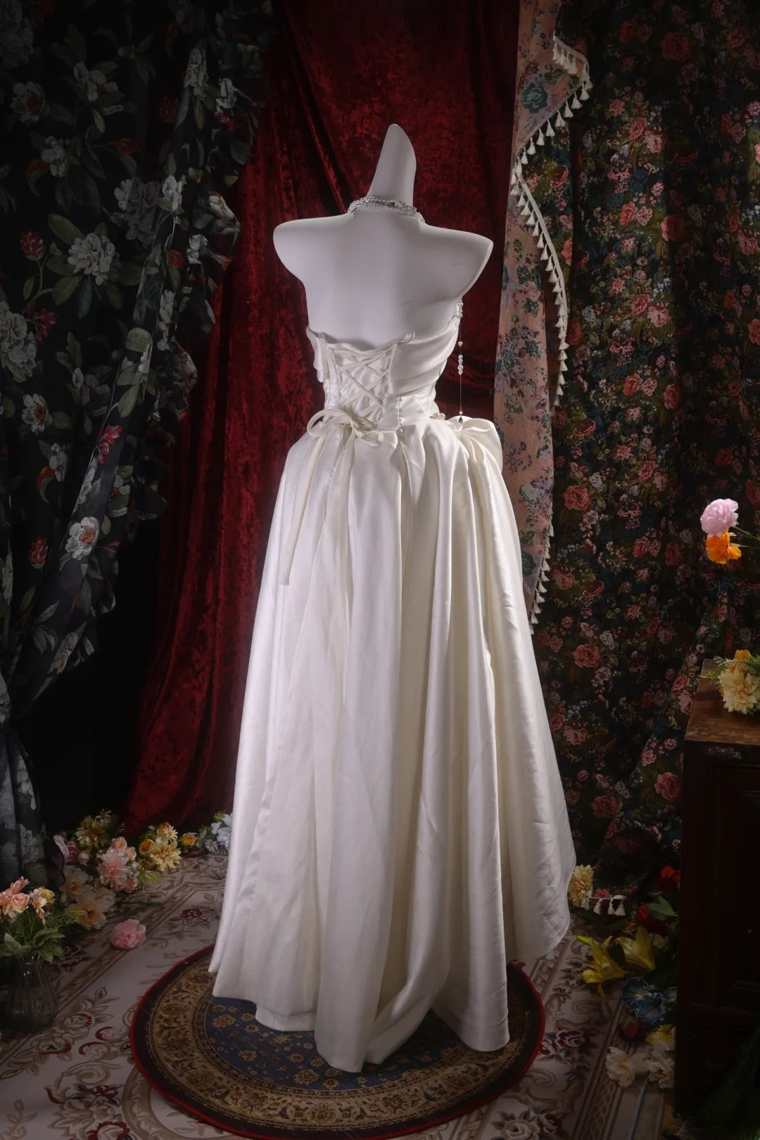 Vintage Ball Gown Strapless White Satin With Pearls Long Autumn Brides Gown Bridal Dress Wedding Dresses RB8100