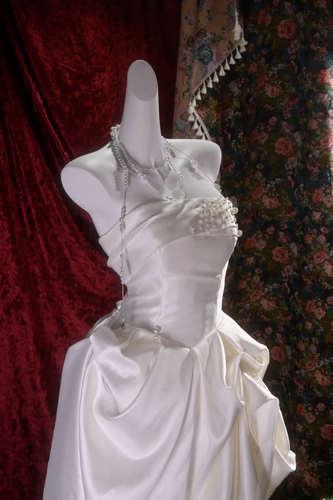 Vintage Ball Gown Strapless White Satin With Pearls Long Autumn Brides Gown Bridal Dress Wedding Dresses RB8100