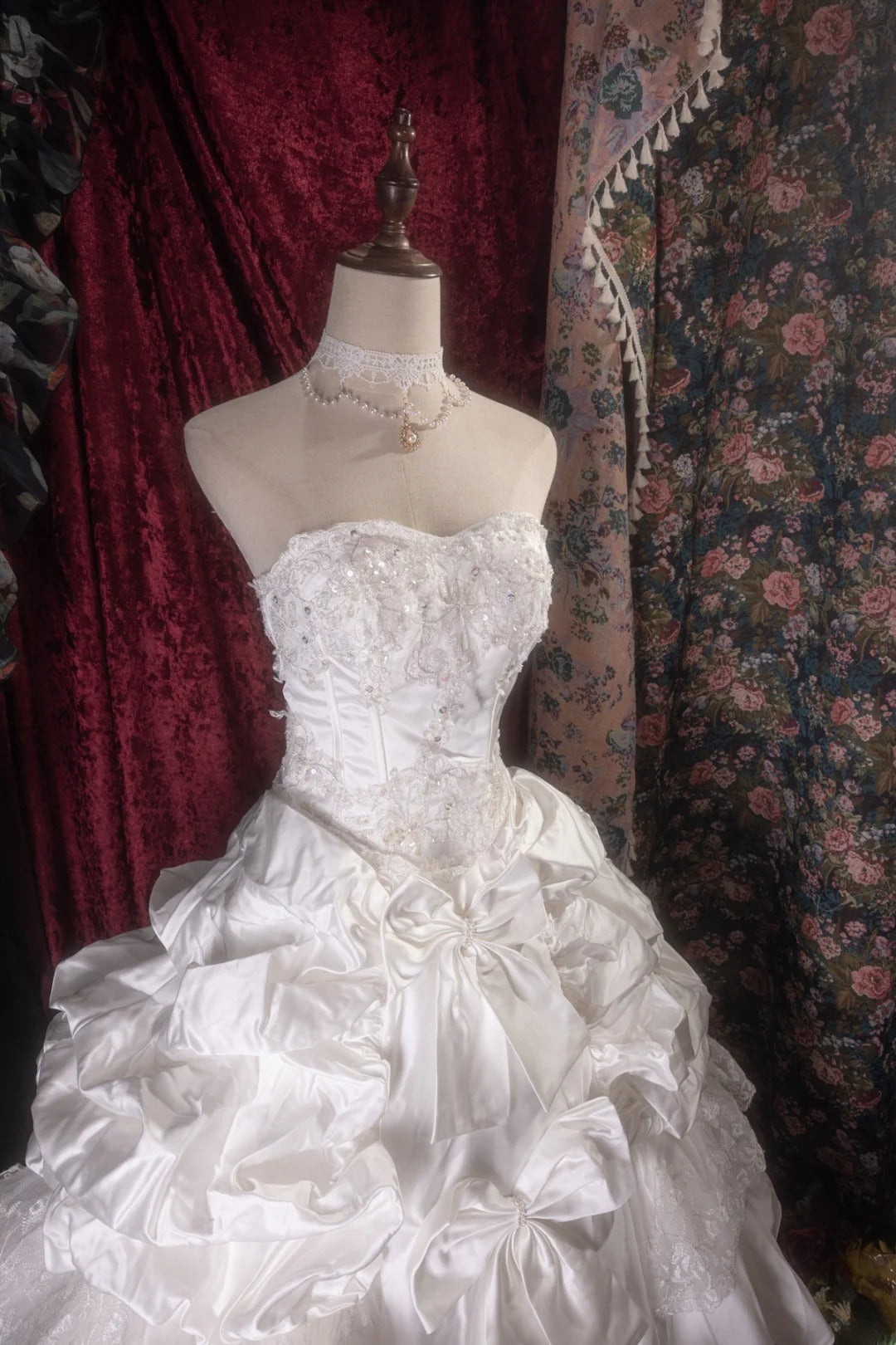 Pretty Ball Gown Sweetheart White Satin With Appliqued Long Quince Dress Quinceanera Dresses Formal Birthday Outfits RB8101