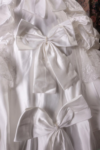 Pretty Ball Gown Sweetheart White Satin With Appliqued Long Quince Dress Quinceanera Dresses Formal Birthday Outfits RB8101