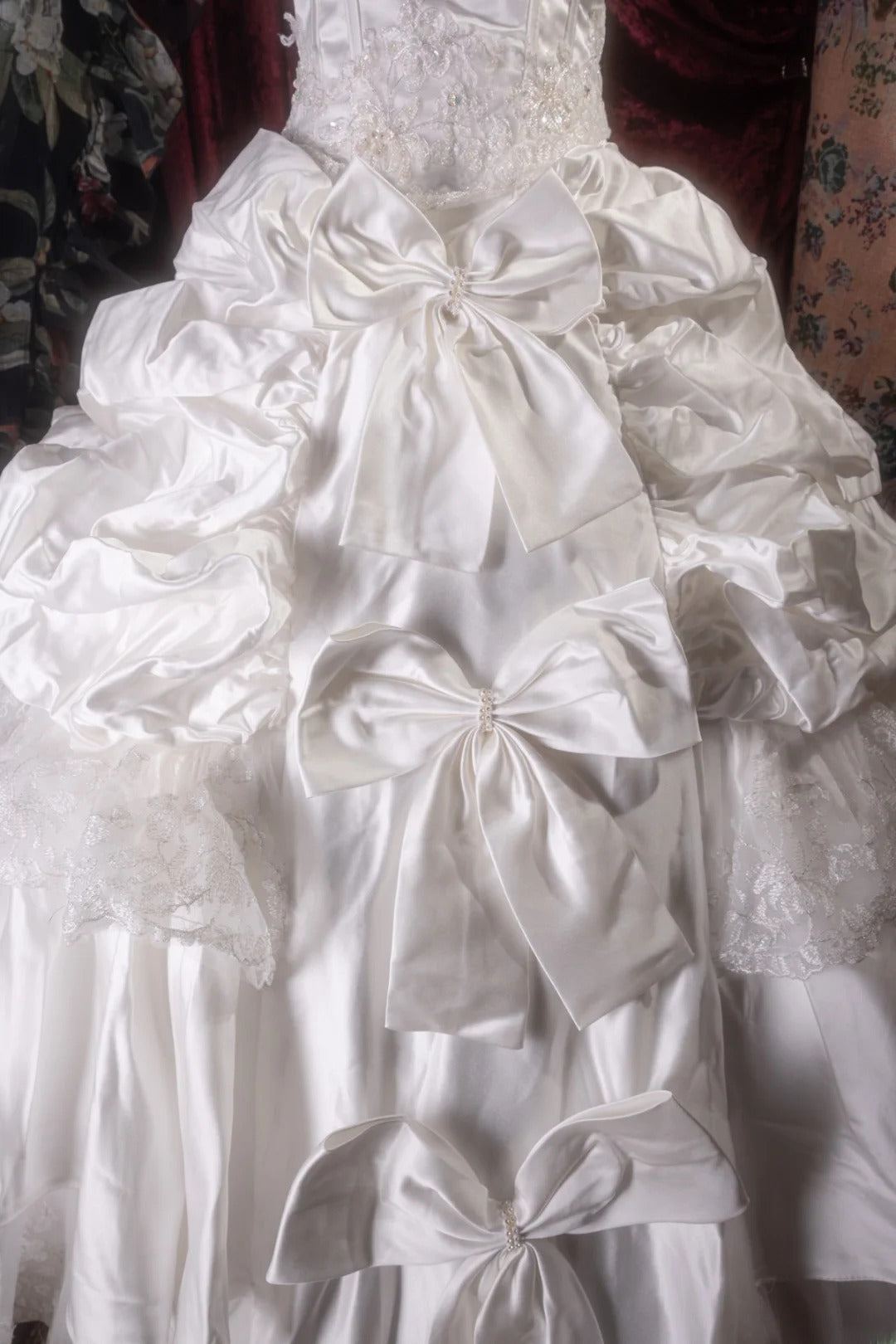 Pretty Ball Gown Sweetheart White Satin With Appliqued Long Quince Dress Quinceanera Dresses Formal Birthday Outfits RB8101