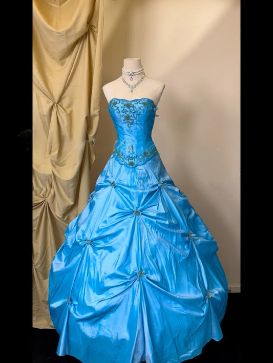 Princess Ball Gown Strapless Blue Sleeveless With Beading Long Quinceanera Dress vestido de 15 de cenicienta RB3477