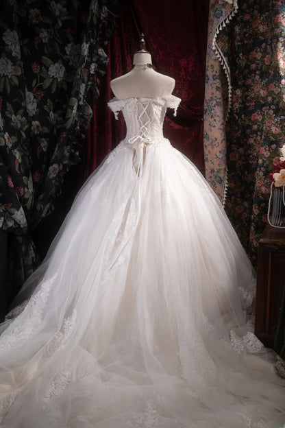 Vintage Ball Gown Off The Shoulder White Tulle With Appliqued Long Autumn Brides Gown Bridal Dress Wedding Dresses RB8104