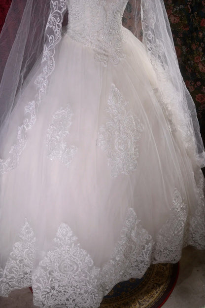 Vintage Ball Gown High Neck White Tulle With Appliqued Long Autumn Brides Gown Bridal Dress Wedding Dresses RB8106