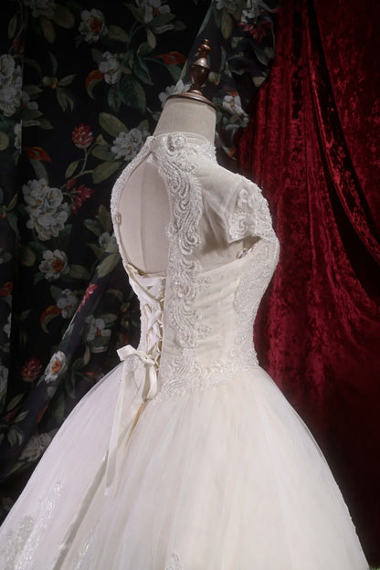 Vintage Ball Gown High Neck White Tulle With Appliqued Long Autumn Brides Gown Bridal Dress Wedding Dresses RB8106
