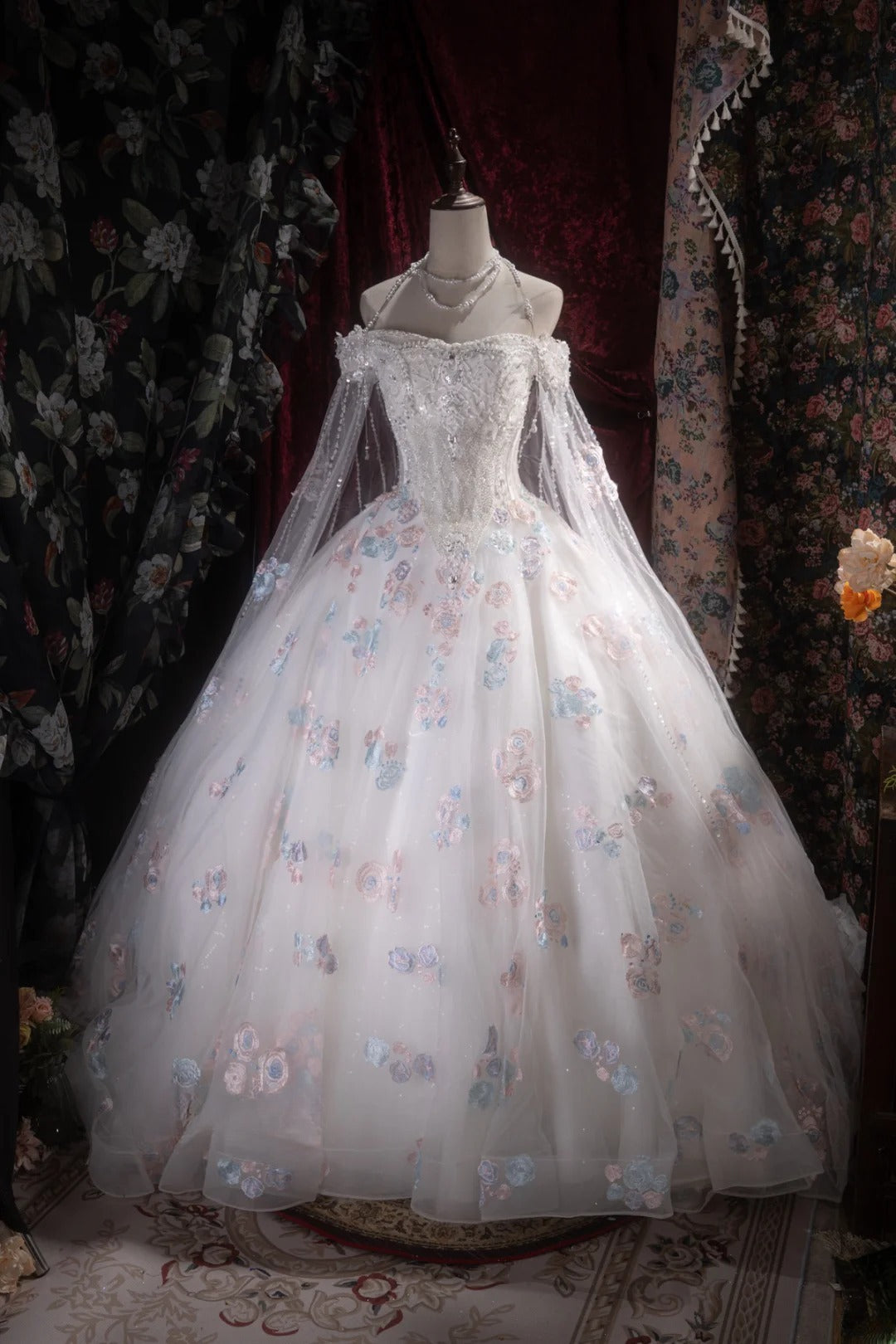 Pretty Ball Gown Off The Shoulder White Tulle With Cape Appliqued Long Quince Dress Quinceanera Dresses Formal Birthday Outfits RB8107