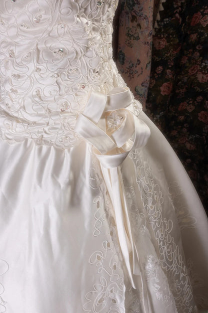 Vintage Ball Gown Strapless 1950s White Tulle With Appliqued Long Autumn Brides Gown Bridal Dress Wedding Dresses RB8110