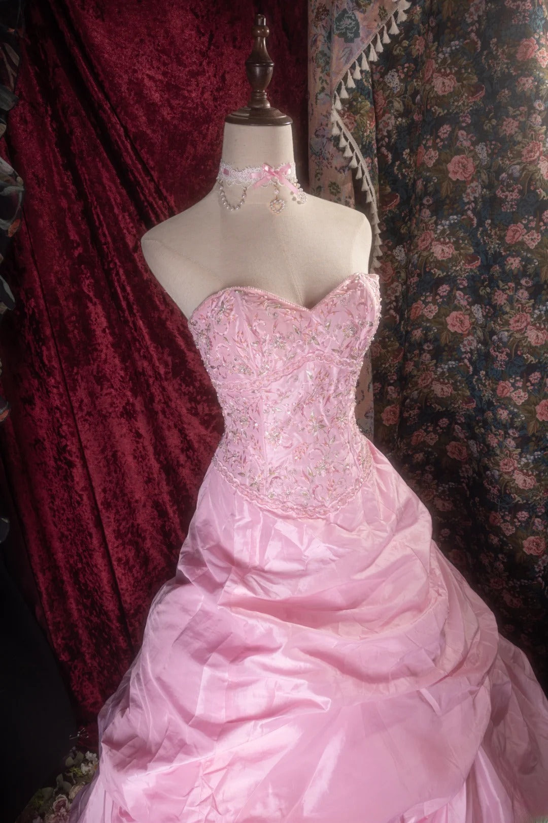Pretty Ball Gown Sweetheart Pink Satin With Tiered Lace Long Quince Dress Quinceanera Dresses Formal Birthday Outfits RB8111