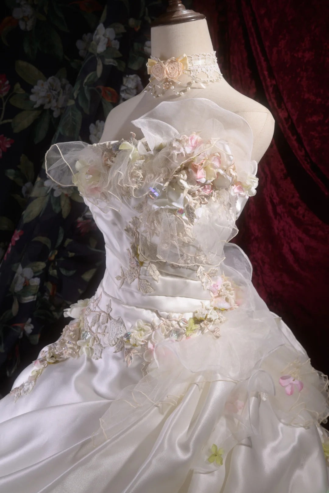 Pretty Ball Gown Strapless White Satin With Tiered Flowers Long Quince Dress Quinceanera Dresses Formal Birthday Outfits RB8112
