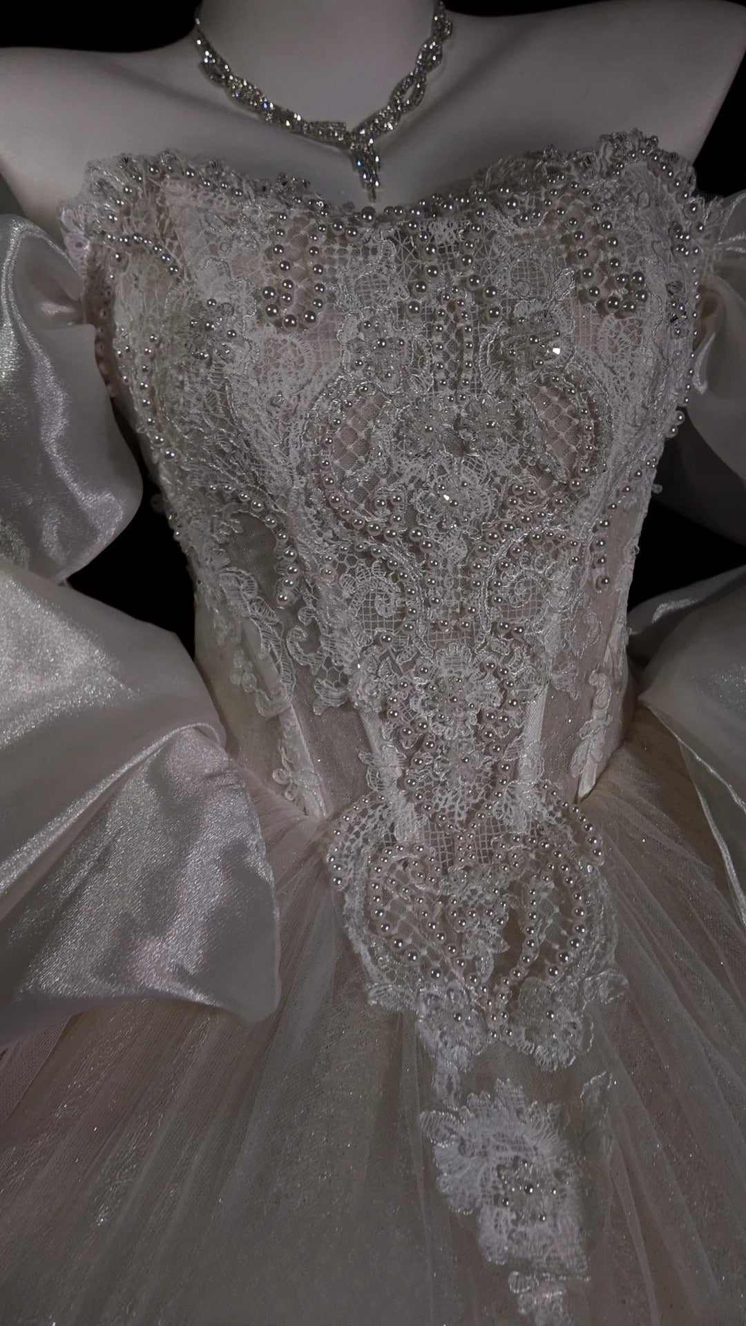 Princess Wedding Dress Ball Gown Off Shoulder White Tulle With Short Sleeves Bridal Gown for Big Day RB9896