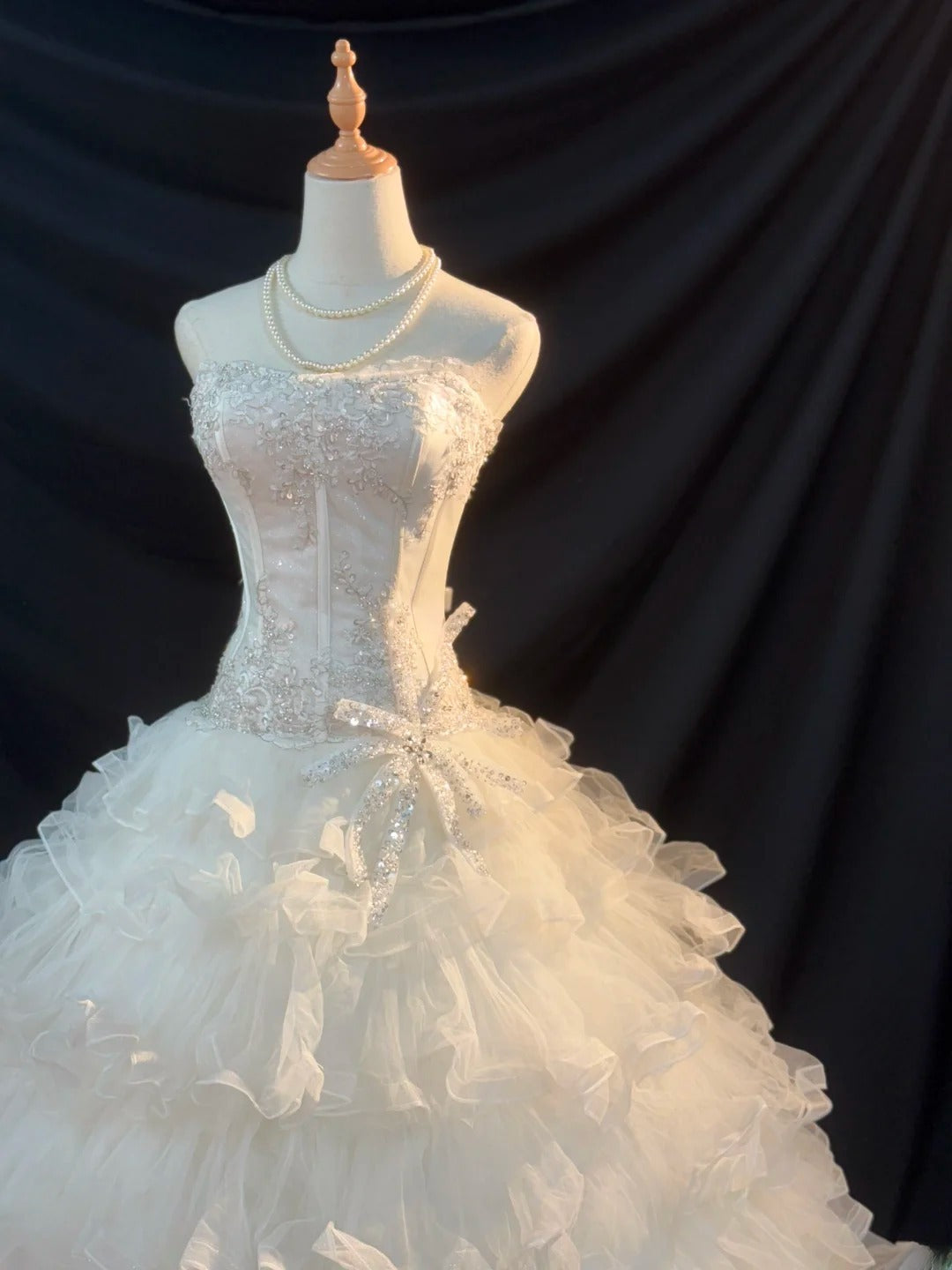Princess Ball Gown Strapless White Sleeveless With Beading Tiered Layers Long Quinceanera Dress vestido de 15 de cenicienta RB3487