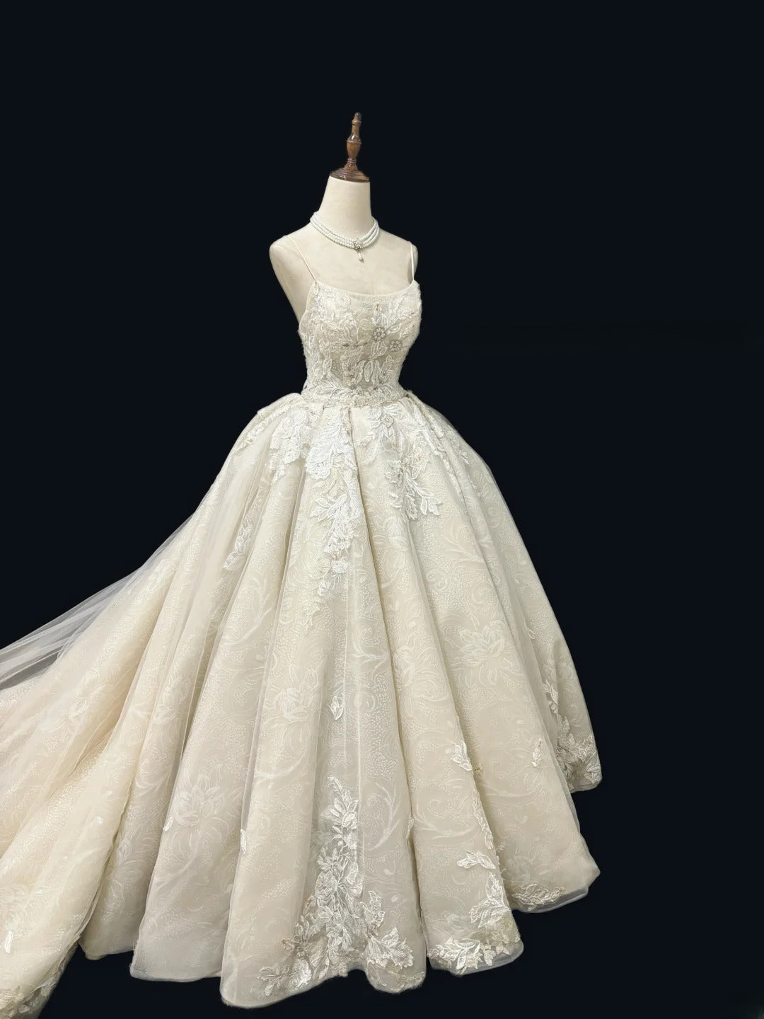 Vintage Ball Gown Spaghetti Straps Cream Ivory Tulle With Beading Lace Long Brides Gown Bridal Dress Wedding Dresses Style RB7470