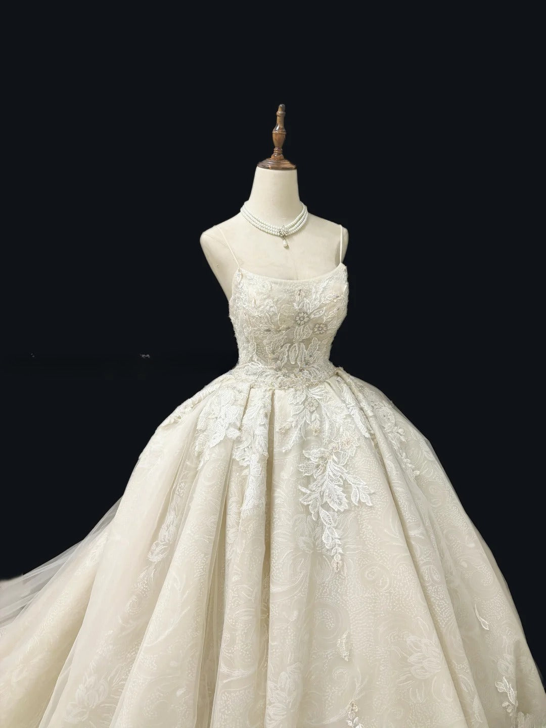Vintage Ball Gown Spaghetti Straps Cream Ivory Tulle With Beading Lace Long Brides Gown Bridal Dress Wedding Dresses Style RB7470