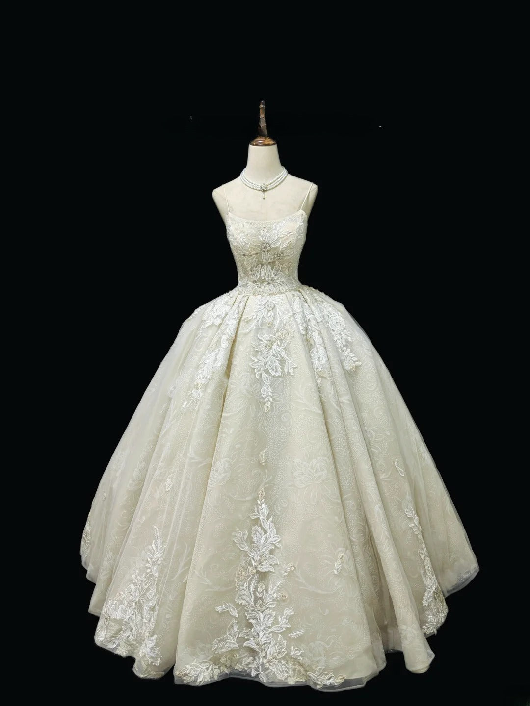 Vintage Ball Gown Spaghetti Straps Cream Ivory Tulle With Beading Lace Long Brides Gown Bridal Dress Wedding Dresses Style RB7470