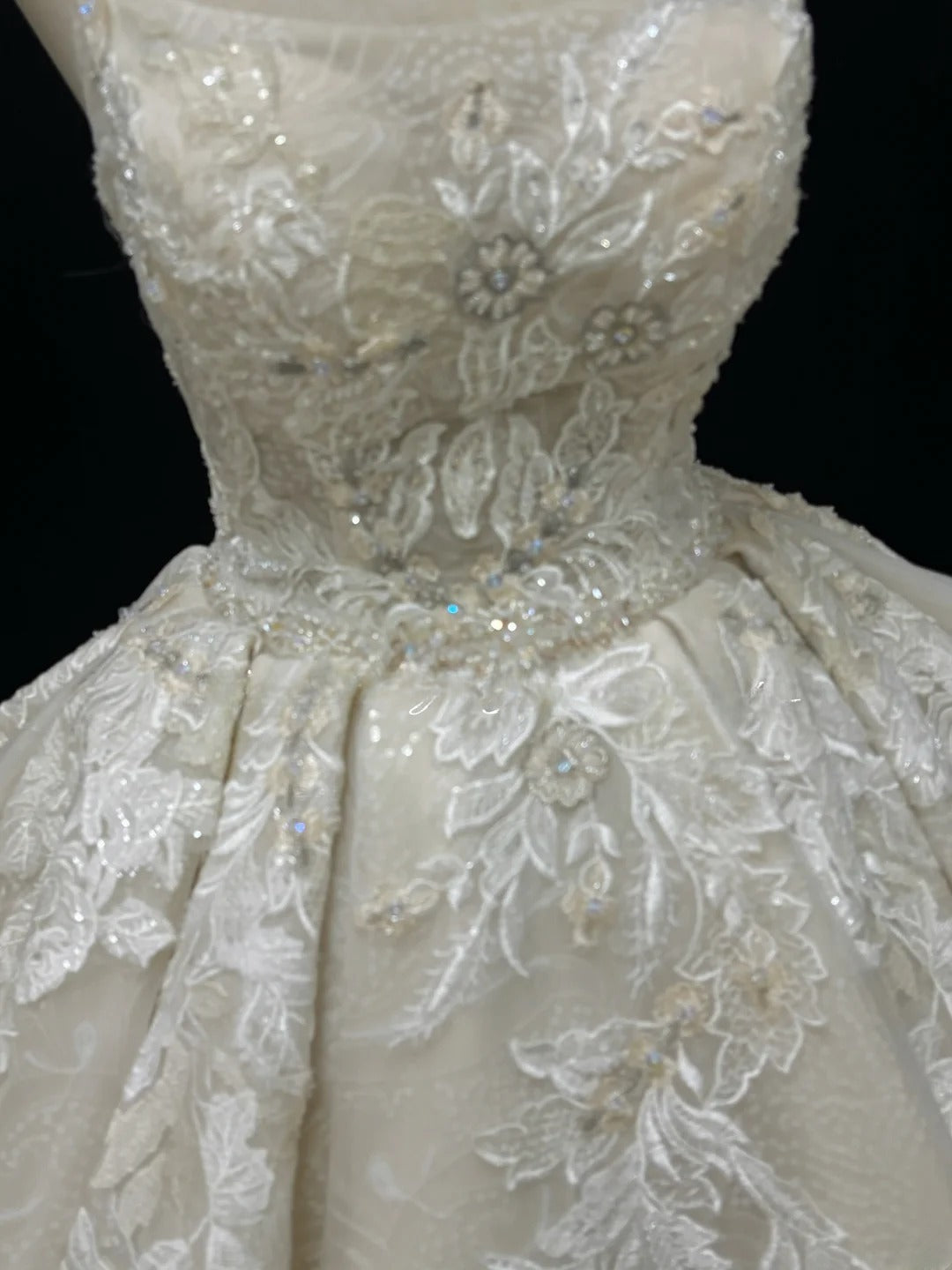 Vintage Ball Gown Spaghetti Straps Cream Ivory Tulle With Beading Lace Long Brides Gown Bridal Dress Wedding Dresses Style RB7470