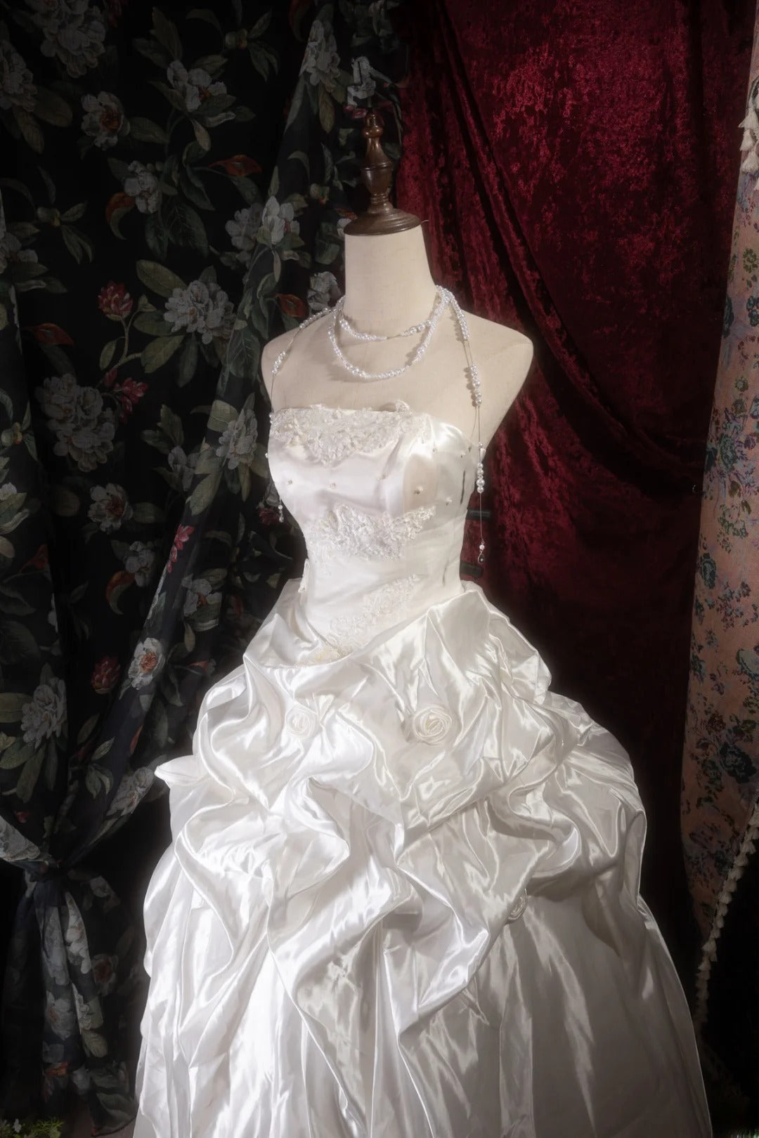 Cute Ball Gown Strapless White Satin With Ruffled Flowers Long Quince Dress Quinceanera Dresses Formal Birthday Outfits RB8123