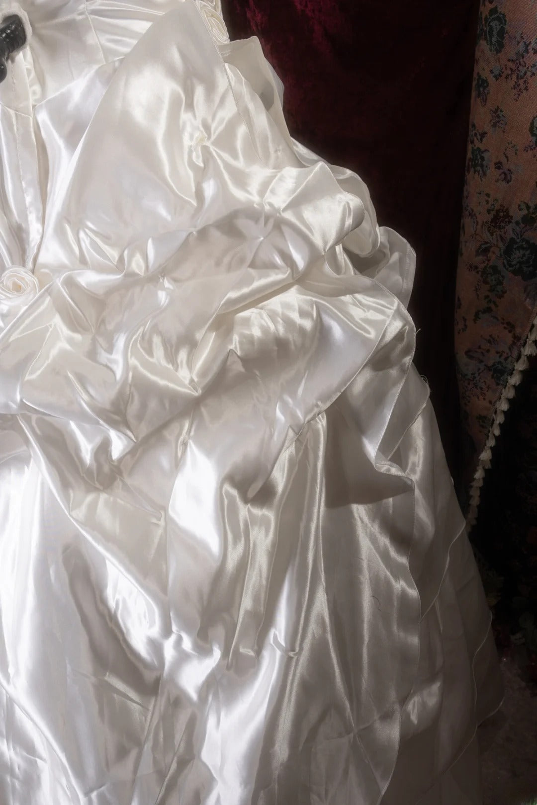 Cute Ball Gown Strapless White Satin With Ruffled Flowers Long Quince Dress Quinceanera Dresses Formal Birthday Outfits RB8123