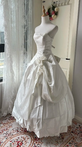 Princess Wedding Dress Ball Gown Strapless Satin White With Flowers Floor Length Bridal Gown RC0476