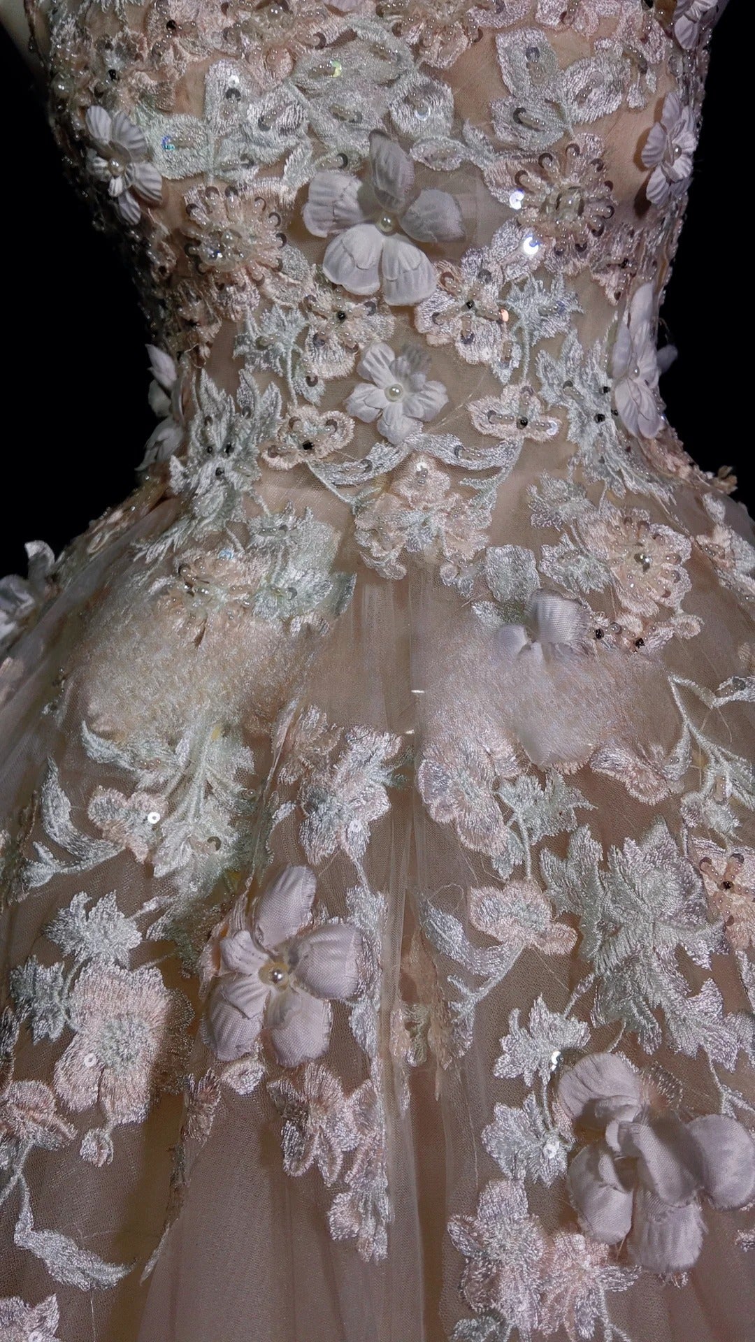 Light Blush Pink Prom Dress Ball Gown V Neck With Appliques Modest Formal Party Gown RB9909
