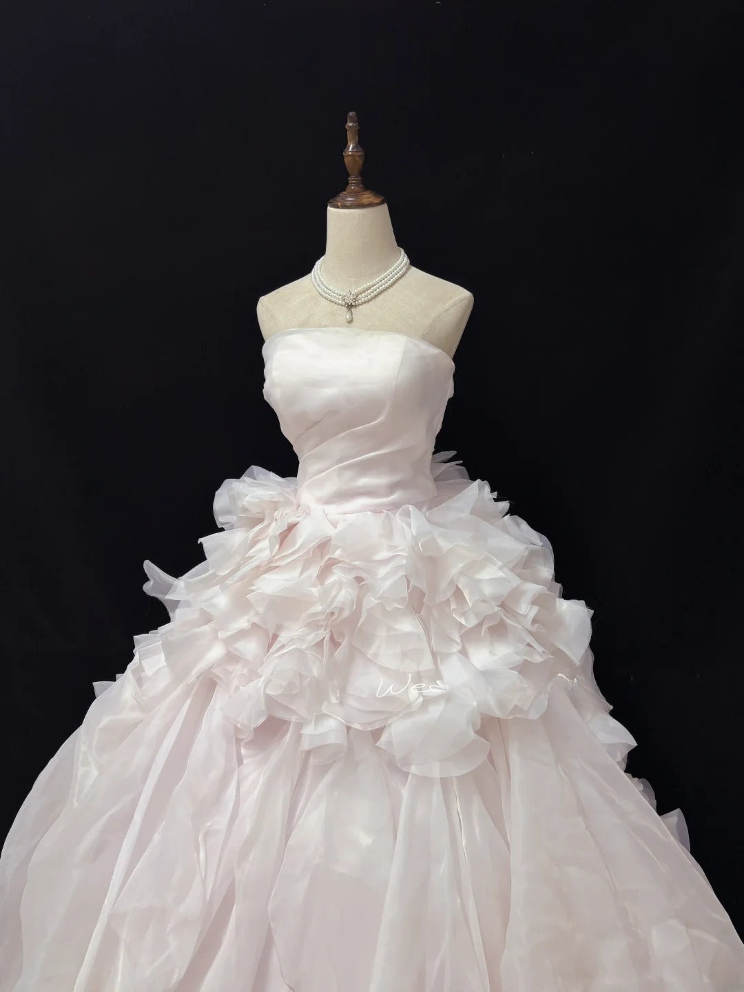 Princess Ball Gown Strapless Light Pink With Tiered Layers Quince Dress Voluminous Sweet 16 Sweet Sixteen Outfits Vestido de 15 RB7483