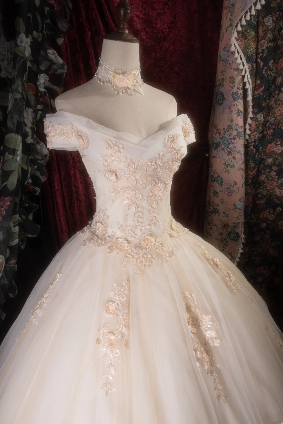 Cute Ball Gown Off The Shoulder Gold Tulle With Appliqued Long Quince Dress Quinceanera Dresses Formal Birthday Outfits RB8133