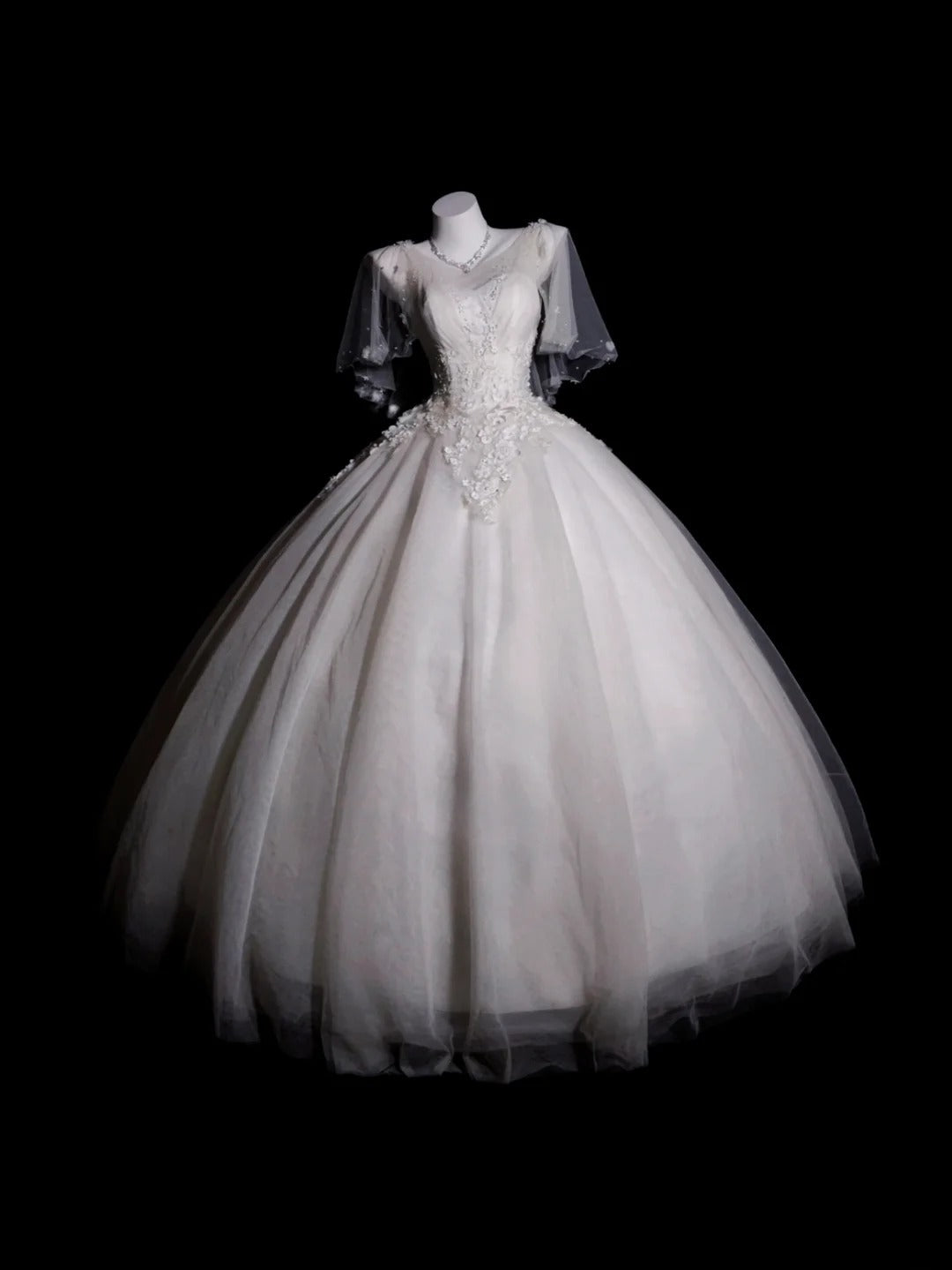 Vintage Wedding Dress Ball Gown V Neck Tulle Appliques White With Sleeves Bridal Gown for Big Day RB9919