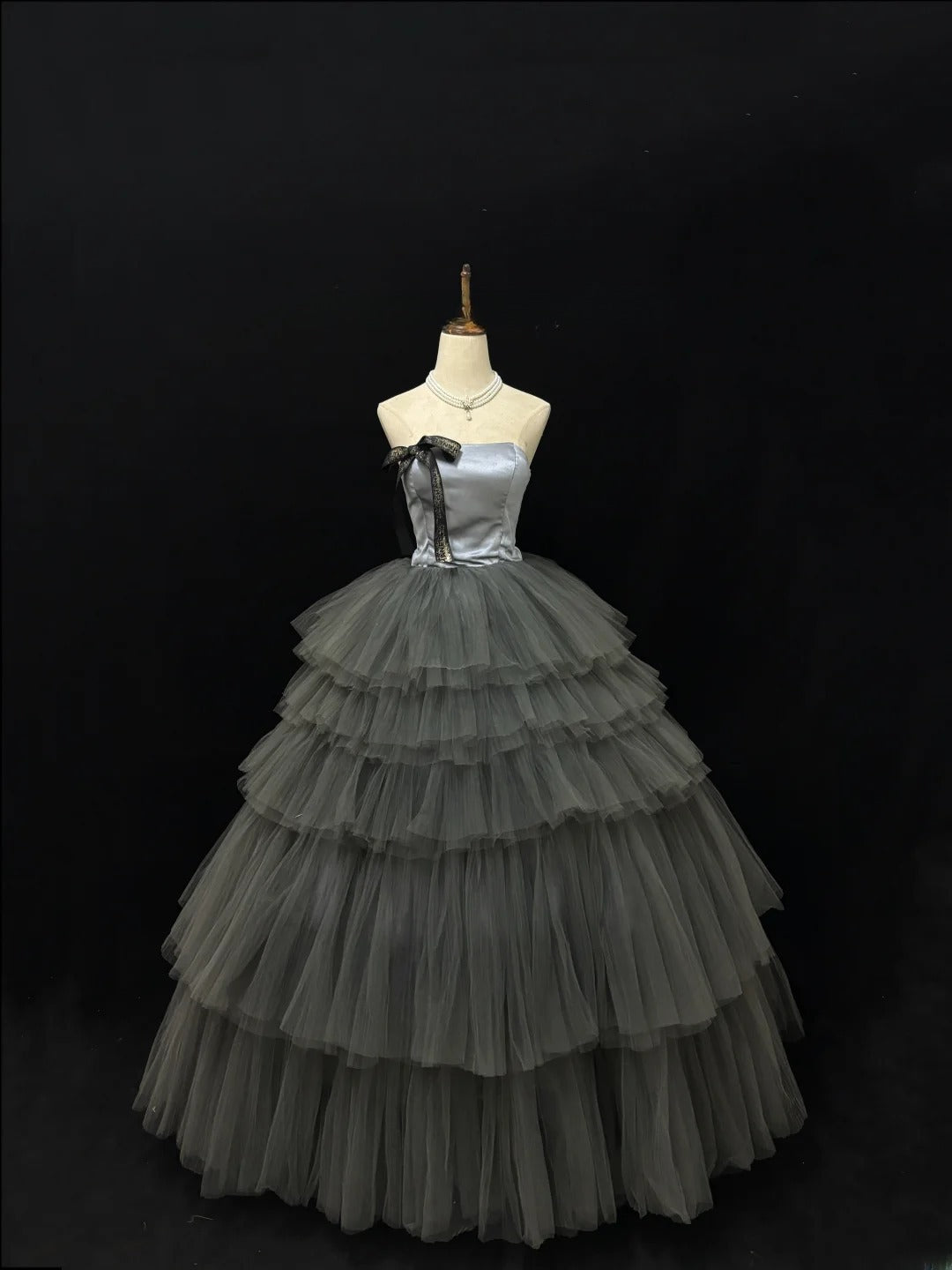 Princess Ball Gown Strapless Grey With Bow Quince Dress Voluminous Sweet 16 Sweet Sixteen Outfits Vestido de 15 RB7492