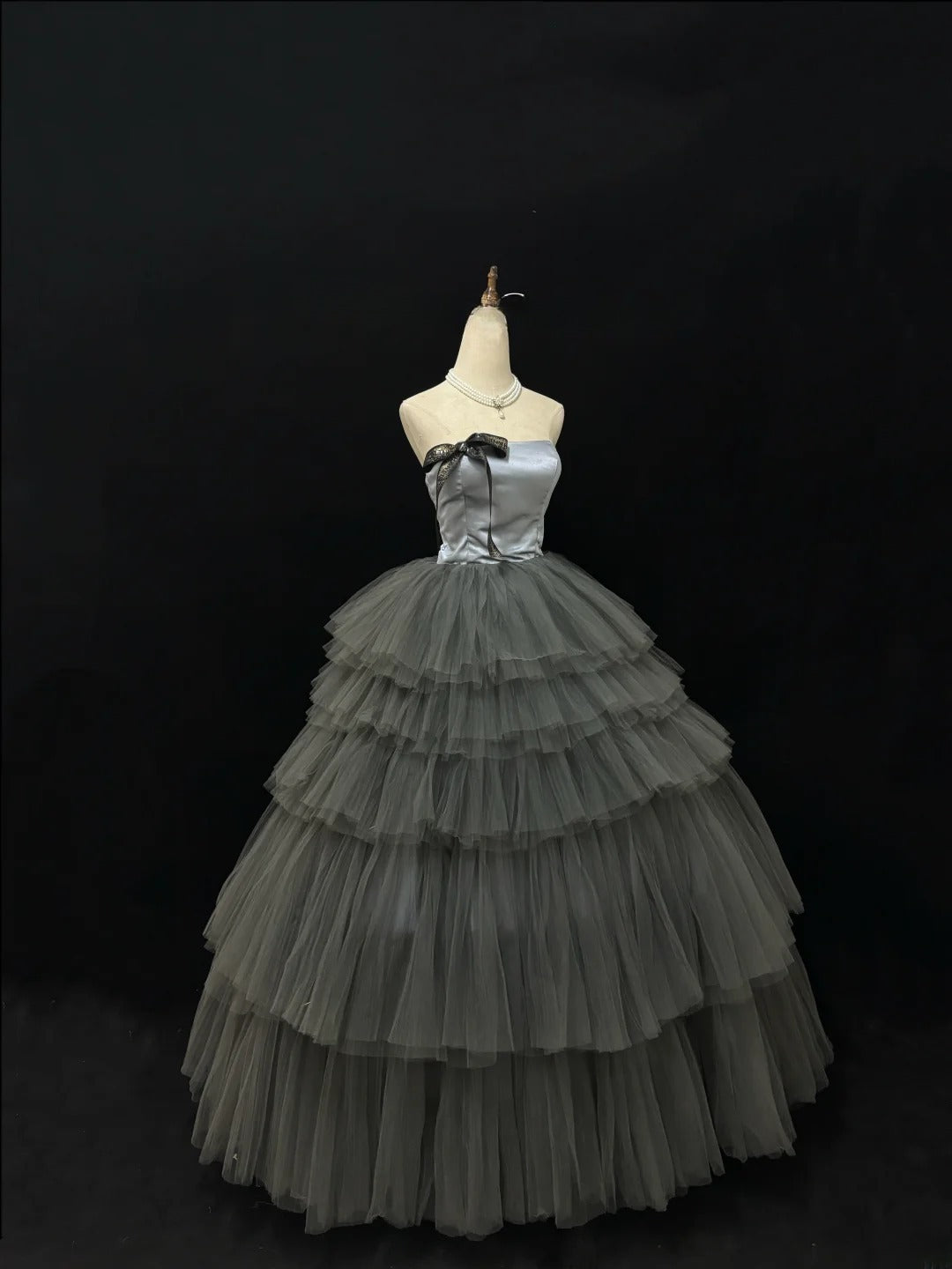 Princess Ball Gown Strapless Grey With Bow Quince Dress Voluminous Sweet 16 Sweet Sixteen Outfits Vestido de 15 RB7492