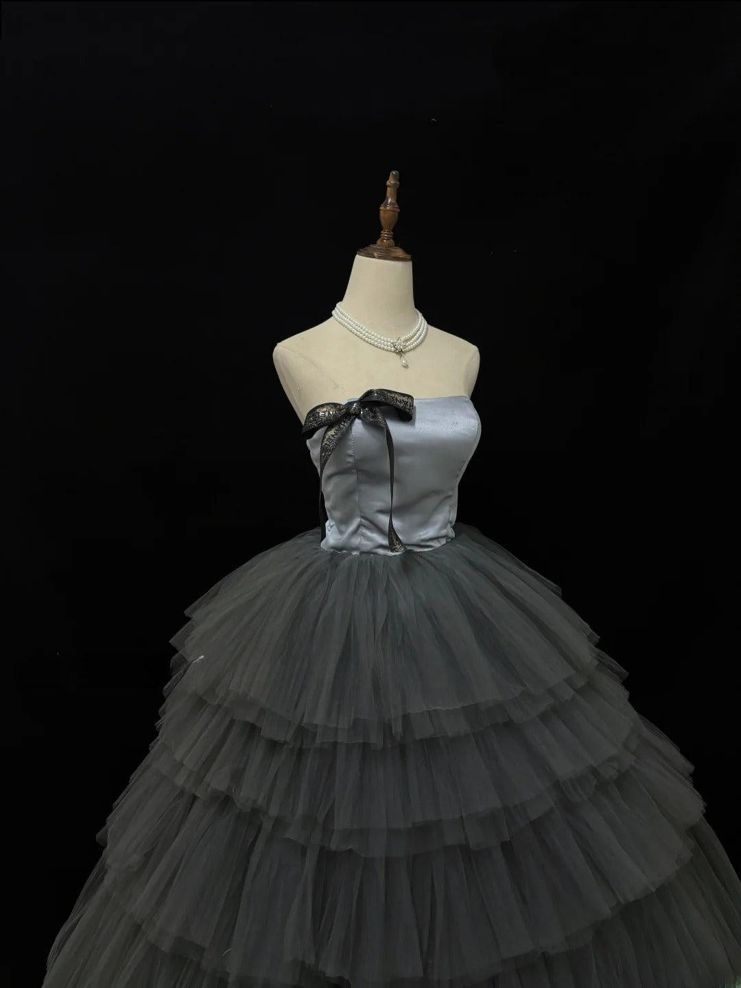 Princess Ball Gown Strapless Grey With Bow Quince Dress Voluminous Sweet 16 Sweet Sixteen Outfits Vestido de 15 RB7492