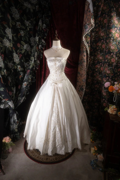 Vintage Ball Gown Strapless 1950s White Satin With Appliqued Long Autumn Winter Brides Gown Bridal Dress Wedding Dresses RB8272