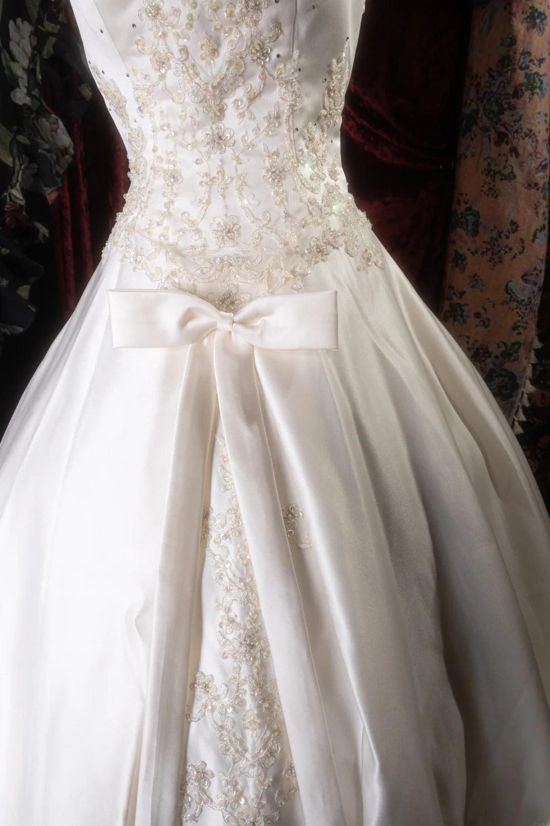 Vintage Ball Gown Strapless 1950s White Satin With Appliqued Long Autumn Winter Brides Gown Bridal Dress Wedding Dresses RB8272
