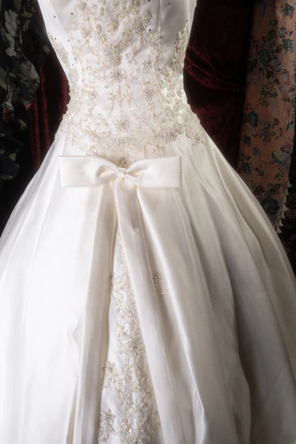 Vintage Ball Gown Strapless 1950s White Satin With Appliqued Long Autumn Winter Brides Gown Bridal Dress Wedding Dresses RB8272