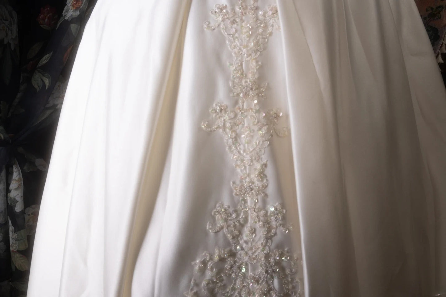 Vintage Ball Gown Strapless 1950s White Satin With Appliqued Long Autumn Winter Brides Gown Bridal Dress Wedding Dresses RB8272