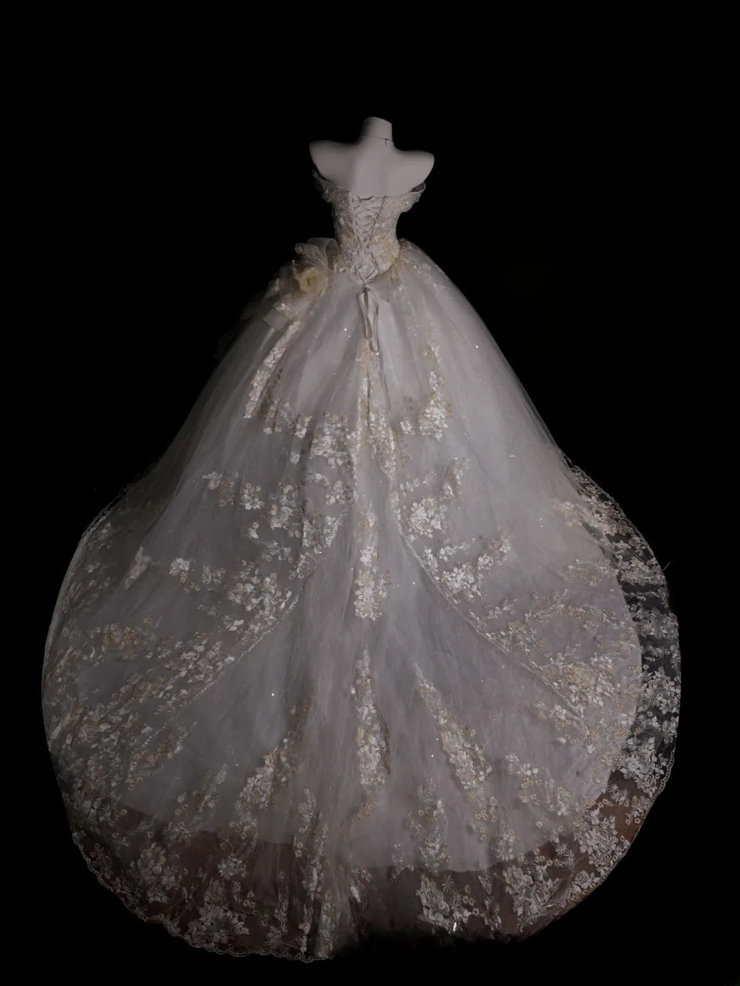 Vintage Wedding Dress Ball Gown Off Shoulder Tulle Appliques White With Sleeves Bridal Gown for Big Day RB9925