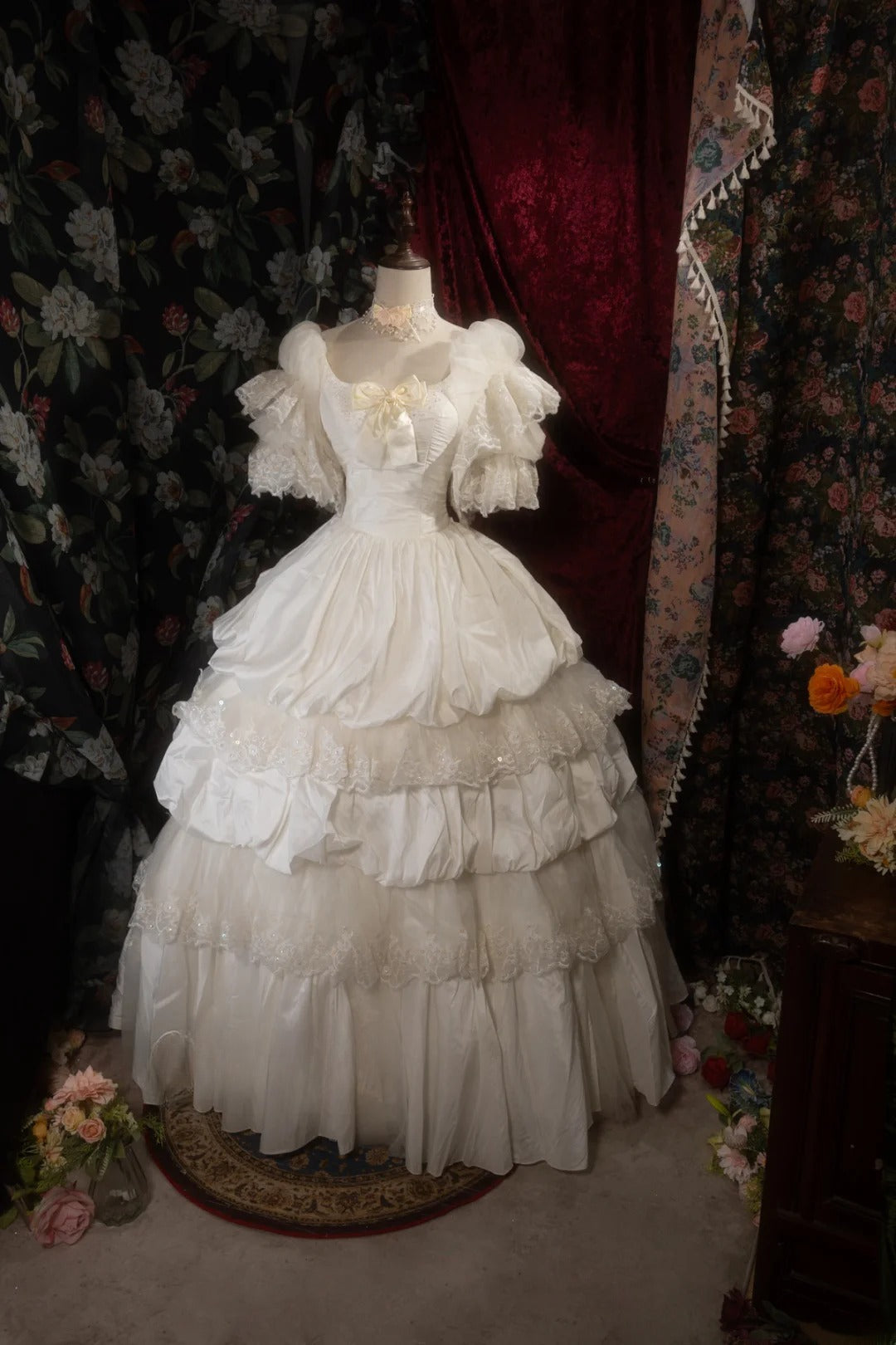 Vintage Ball Gown Square Neck 1950s White Satin With Lace Long Autumn Winter Brides Gown Bridal Dress Wedding Dresses RB8275