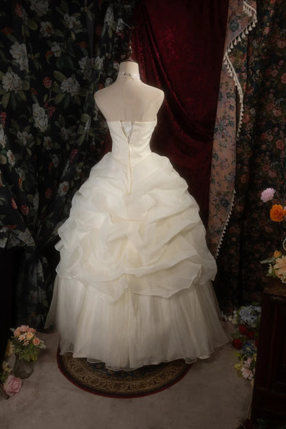 Dreamy Princess Ball Gown Formal Events Sweetheart Cream Organza Quince Dress Quinceanera Dresses Birthday Outfits RB8277