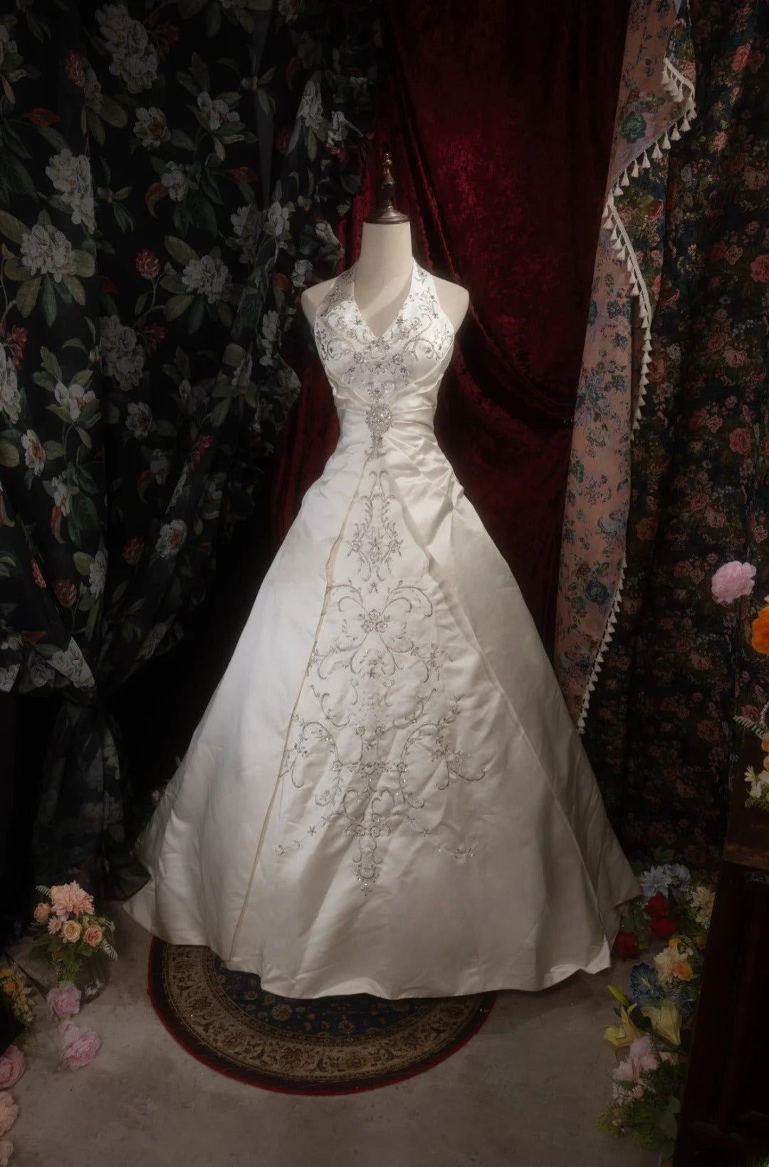 Vintage Ball Gown Halter Satin 1950s White Embroidery With Beading Long Autumn Winter Brides Gown Bridal Dress Wedding Dresses RB8279