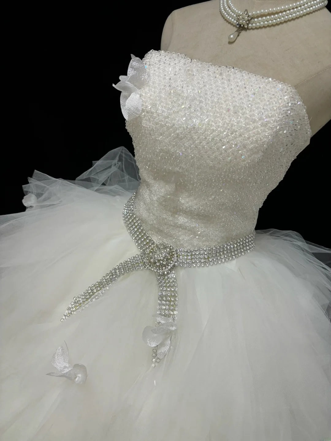 Modest Ball Gown Strapless White With Tiered Layers Tulle Long Quince Dress Voluminous Sweet 16 Sweet Sixteen Outfits Vestido de 15 RB7512
