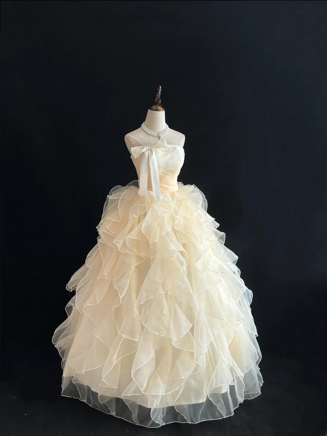 Modest Ball Gown Strapless Champagne With Tiered Layers Long Quince Dress Voluminous Sweet 16 Sweet Sixteen Outfits Vestido de 15 RB7526