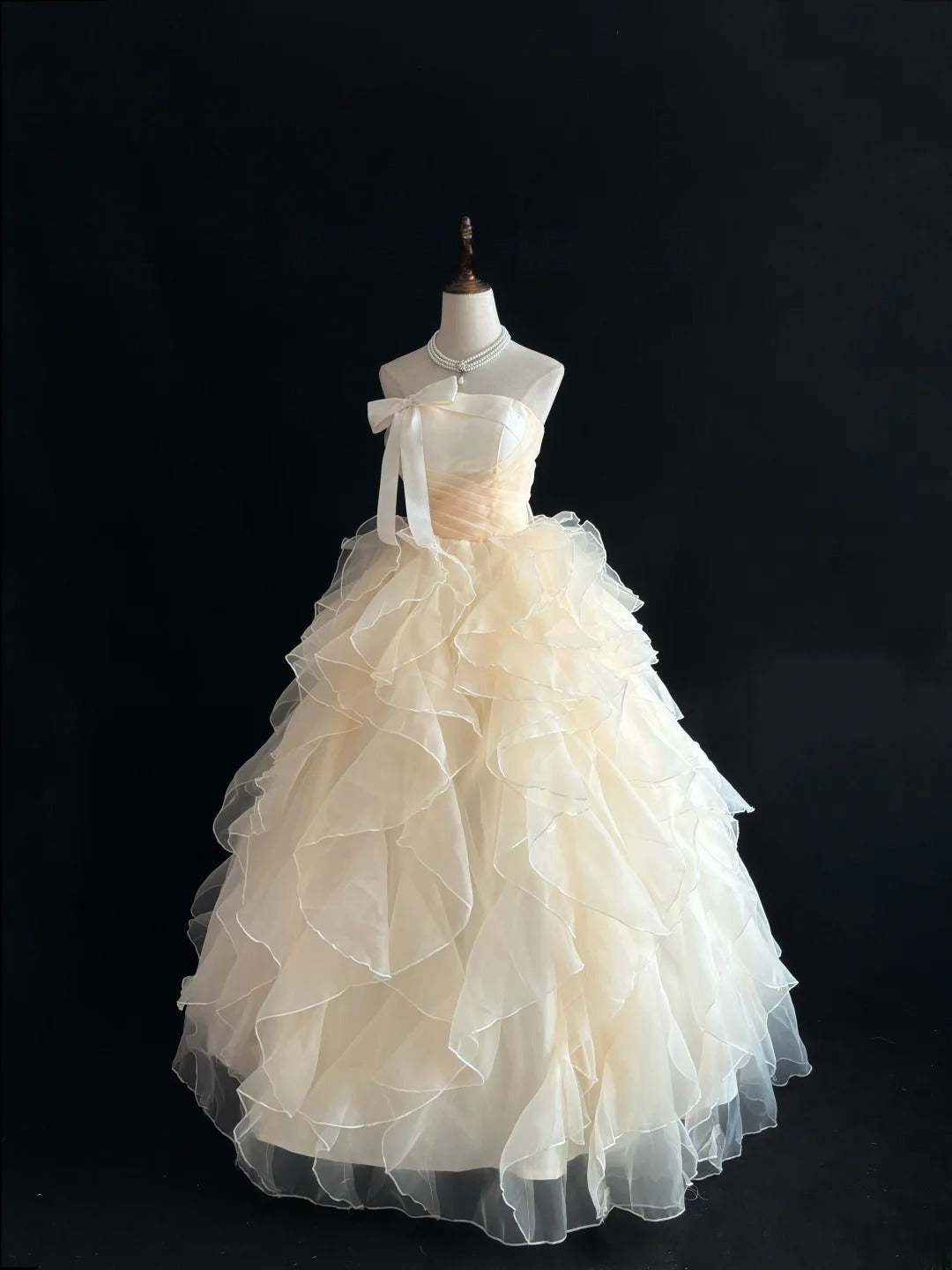 Modest Ball Gown Strapless Champagne With Tiered Layers Long Quince Dress Voluminous Sweet 16 Sweet Sixteen Outfits Vestido de 15 RB7526